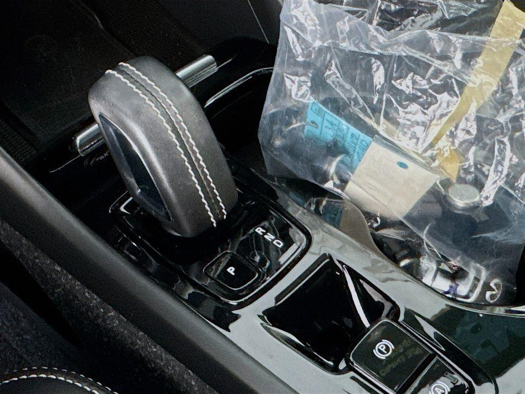 used 2020 Volvo XC40 car, priced at $22,988