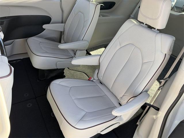 used 2020 Chrysler Pacifica car, priced at $19,999