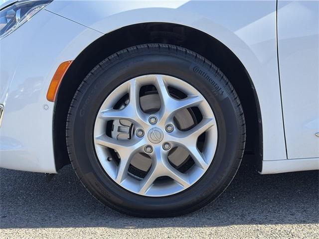 used 2020 Chrysler Pacifica car, priced at $19,999