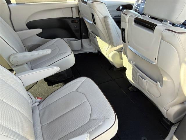 used 2020 Chrysler Pacifica car, priced at $19,999