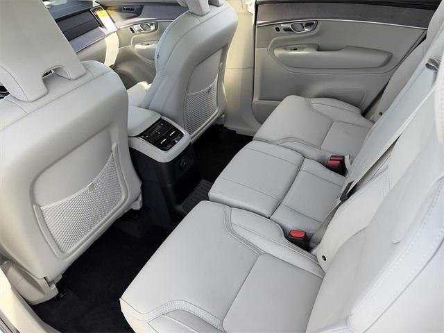 new 2026 Volvo XC90 Plug-In Hybrid car, priced at $85,745