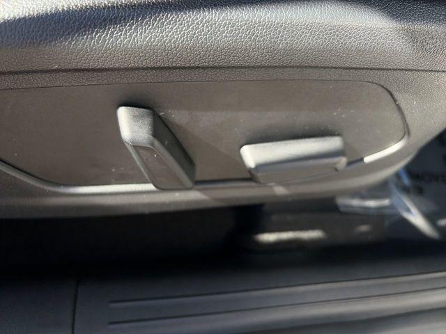 used 2022 Kia Sorento Plug-In Hybrid car, priced at $28,999