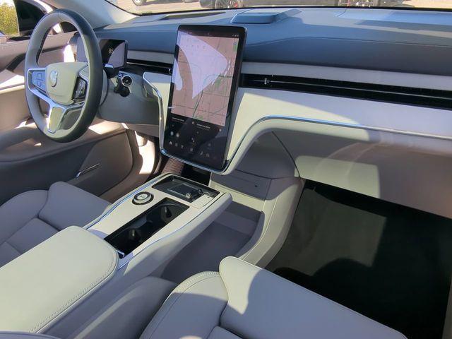 new 2025 Volvo EX90 car, priced at $88,945