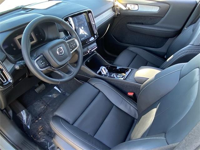 new 2025 Volvo XC40 car, priced at $48,315
