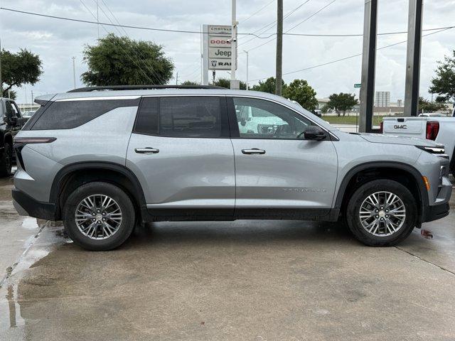 used 2024 Chevrolet Traverse car, priced at $32,024