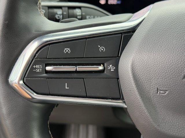used 2024 Chevrolet Traverse car, priced at $32,024