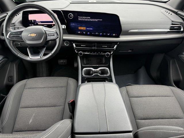 used 2024 Chevrolet Traverse car, priced at $32,024