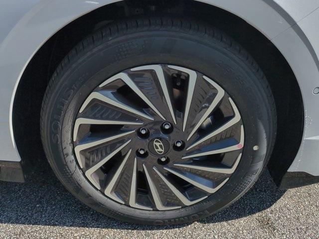 new 2026 Hyundai Sonata Hybrid car, priced at $40,400