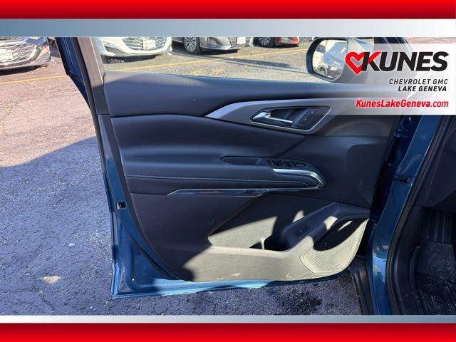 new 2026 Chevrolet Traverse car, priced at $46,300