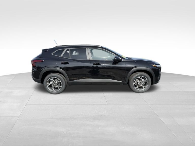 new 2026 Chevrolet Trax car, priced at $25,470