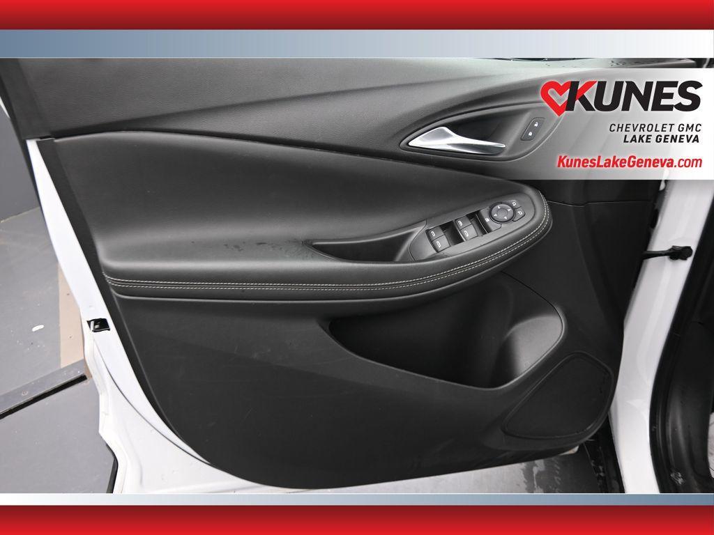 used 2025 Buick Encore GX car, priced at $22,258