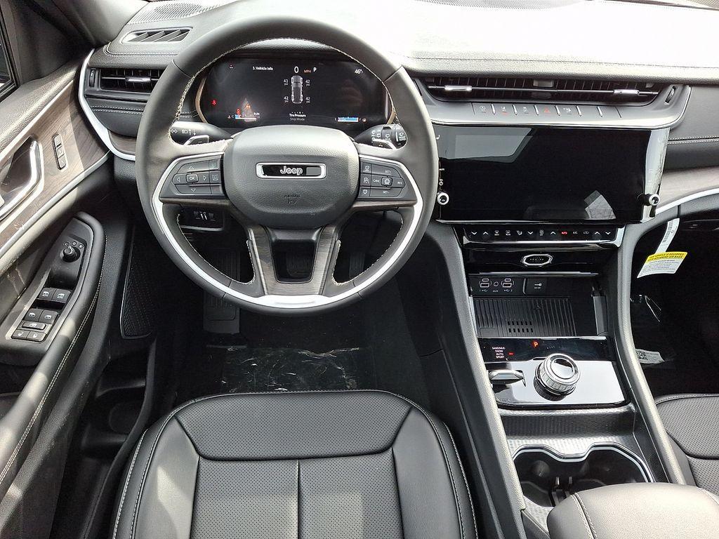 new 2026 Jeep Grand Cherokee car, priced at $47,830