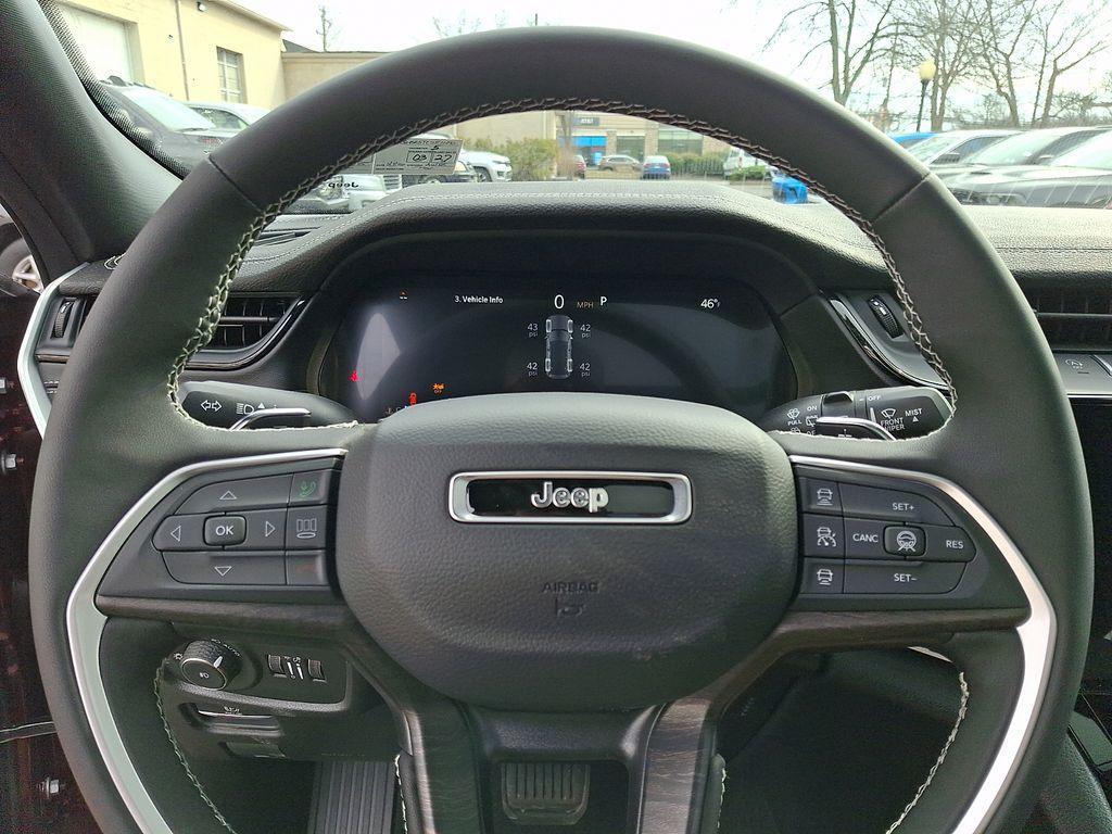 new 2026 Jeep Grand Cherokee car, priced at $47,830