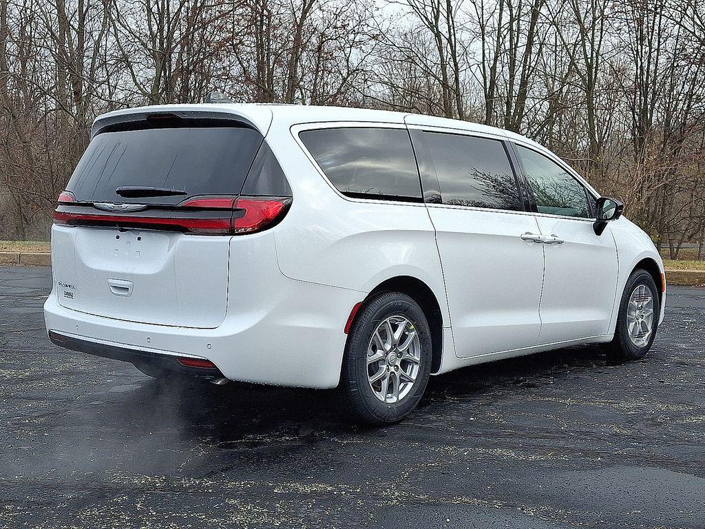 new 2026 Chrysler Pacifica car, priced at $43,935