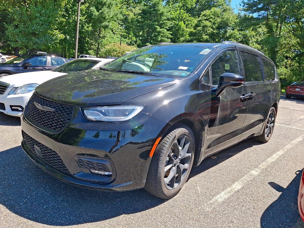 used 2025 Chrysler Pacifica car, priced at $37,755