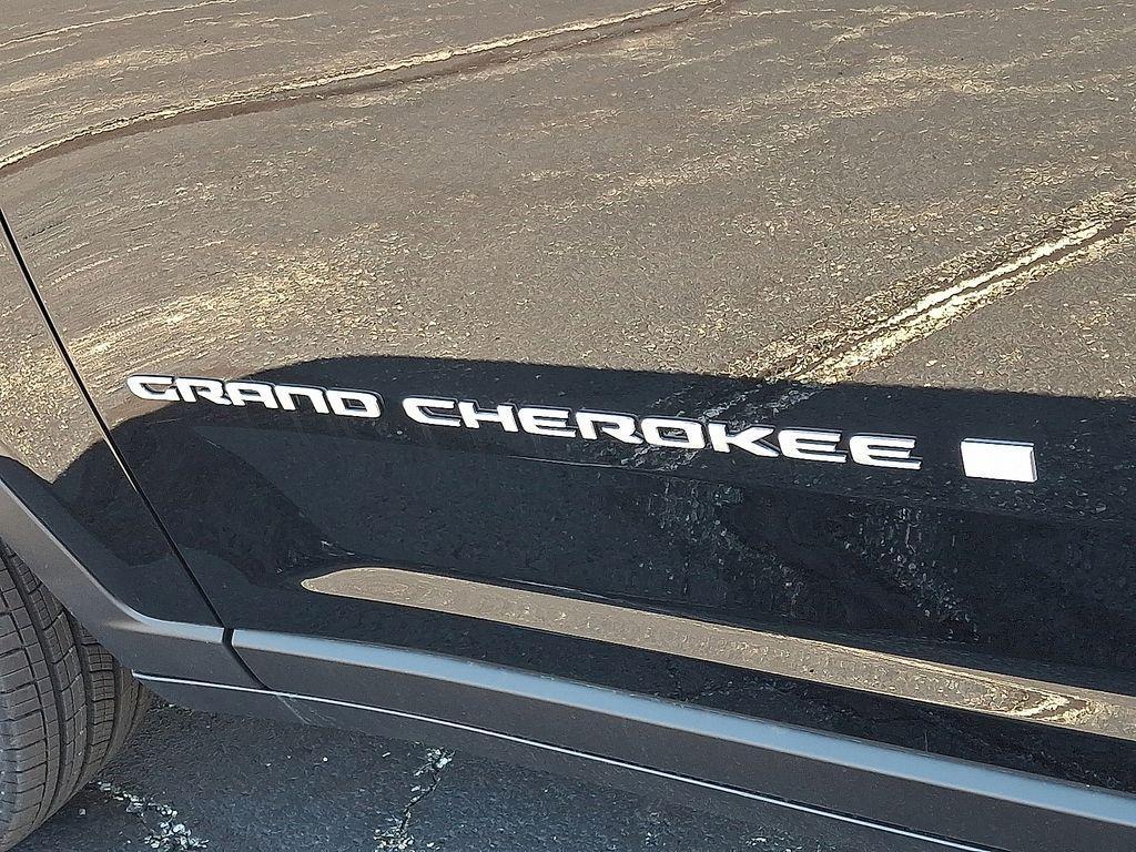 new 2026 Jeep Grand Cherokee car, priced at $41,505