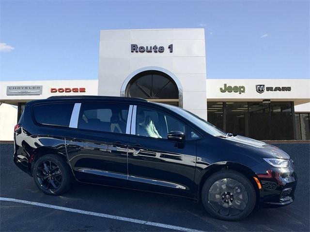 new 2026 Chrysler Pacifica car, priced at $48,389