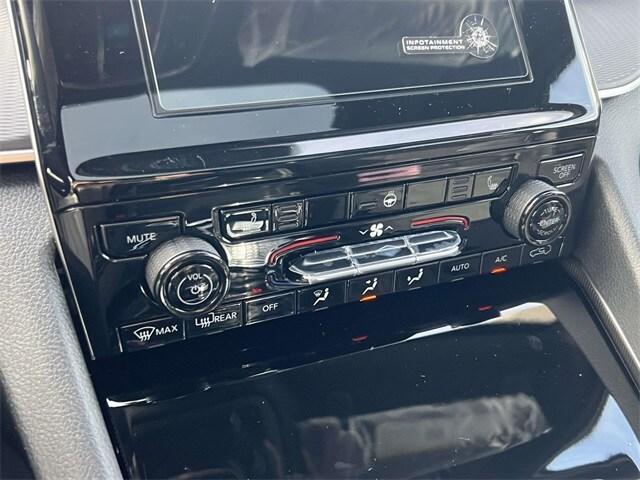 new 2025 Jeep Grand Cherokee car, priced at $41,530