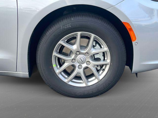 new 2026 Chrysler Pacifica car, priced at $40,915