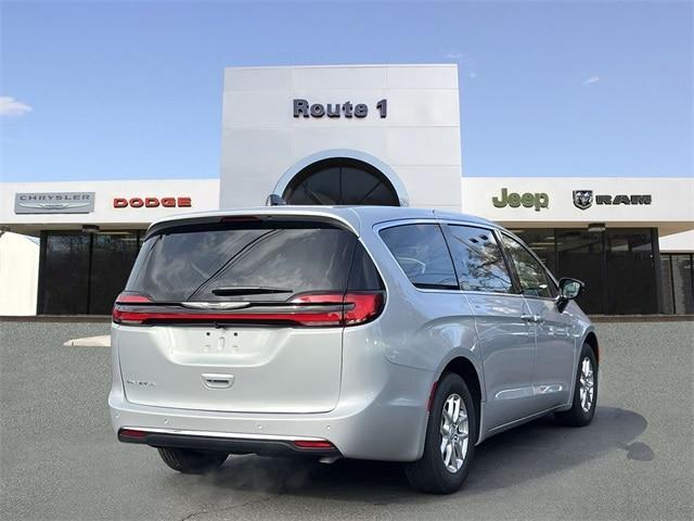 new 2026 Chrysler Pacifica car, priced at $39,915