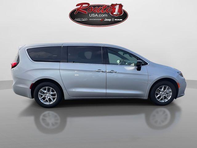 new 2026 Chrysler Pacifica car, priced at $40,915
