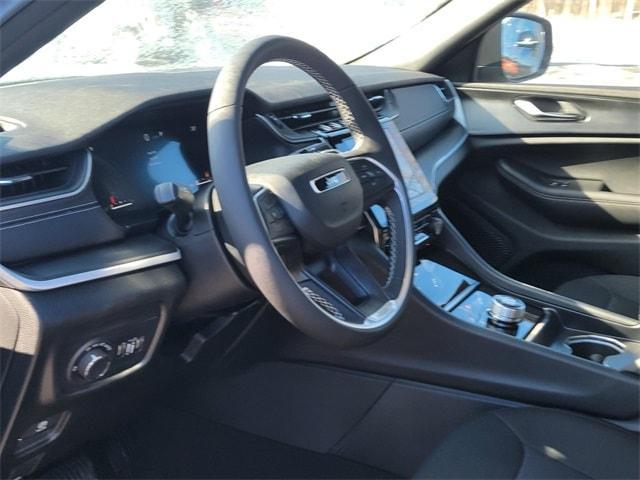 new 2025 Jeep Grand Cherokee car, priced at $37,920