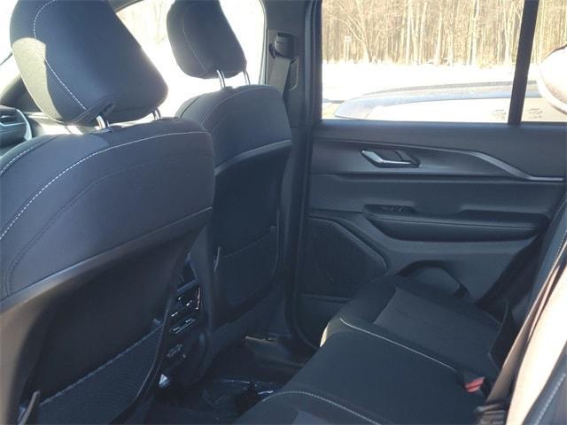 new 2025 Jeep Grand Cherokee car, priced at $37,920