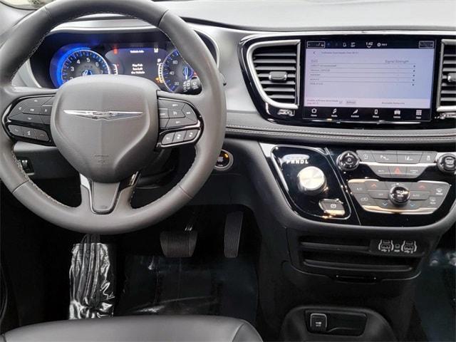 used 2023 Chrysler Pacifica car, priced at $23,498