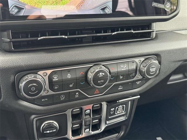 new 2026 Jeep Gladiator car, priced at $45,064