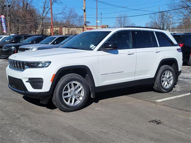 new 2025 Jeep Grand Cherokee car, priced at $35,750