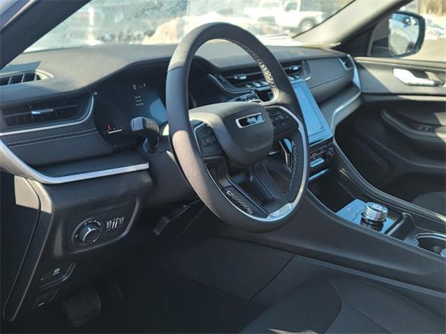 new 2025 Jeep Grand Cherokee car, priced at $35,750