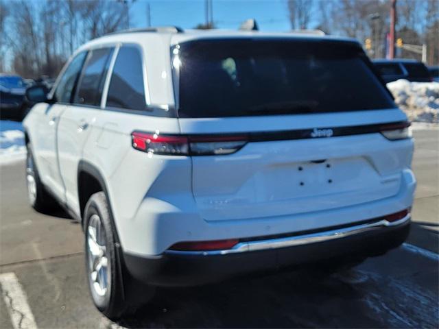 new 2025 Jeep Grand Cherokee car, priced at $35,750