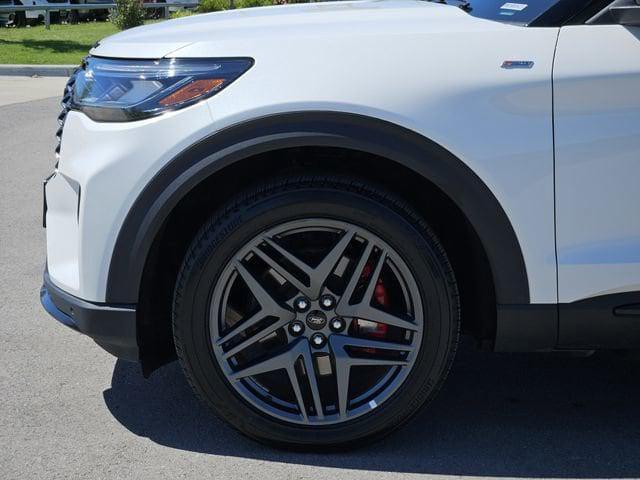 used 2025 Ford Explorer car, priced at $38,809