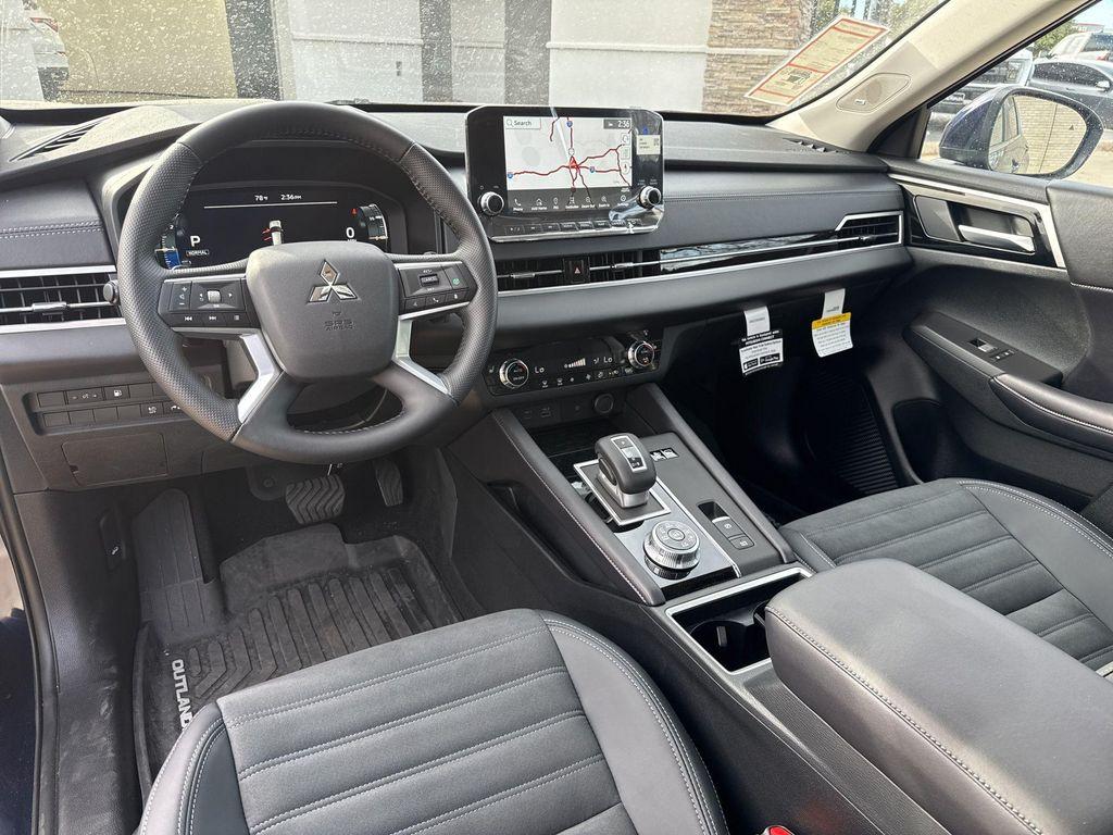 new 2025 Mitsubishi Outlander car, priced at $38,784