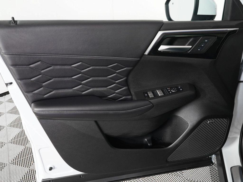 new 2026 Mitsubishi Outlander car, priced at $39,759