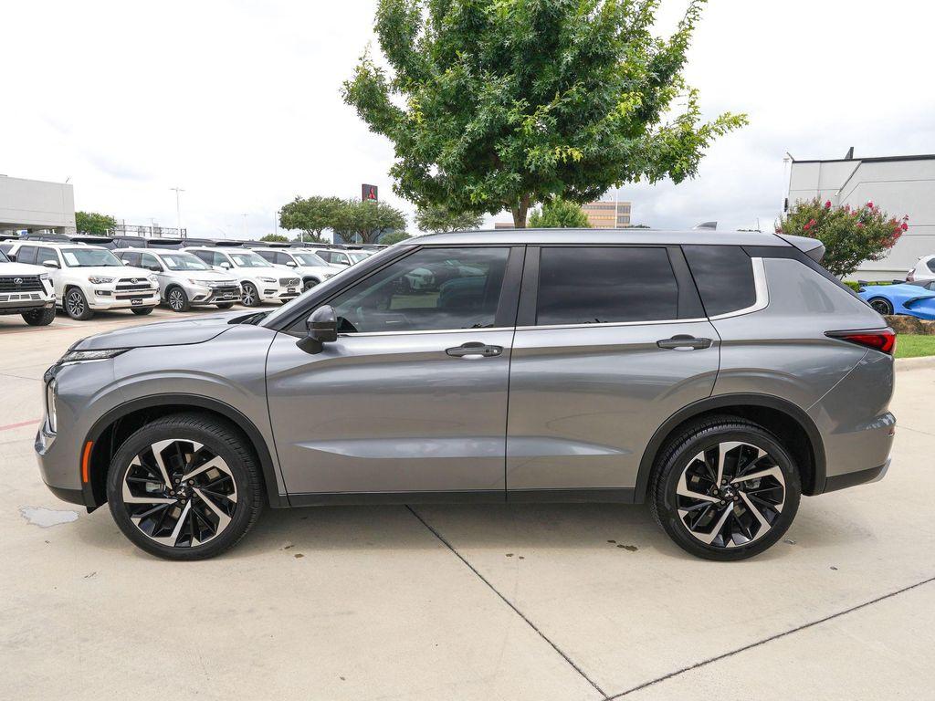 used 2024 Mitsubishi Outlander car, priced at $26,829