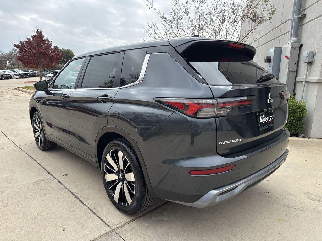 new 2026 Mitsubishi Outlander car, priced at $35,604