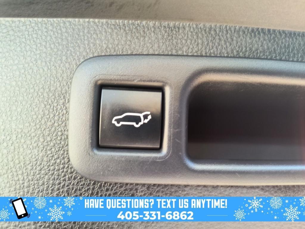 used 2022 Toyota Highlander car, priced at $28,000