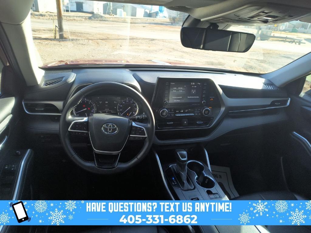 used 2022 Toyota Highlander car, priced at $28,000