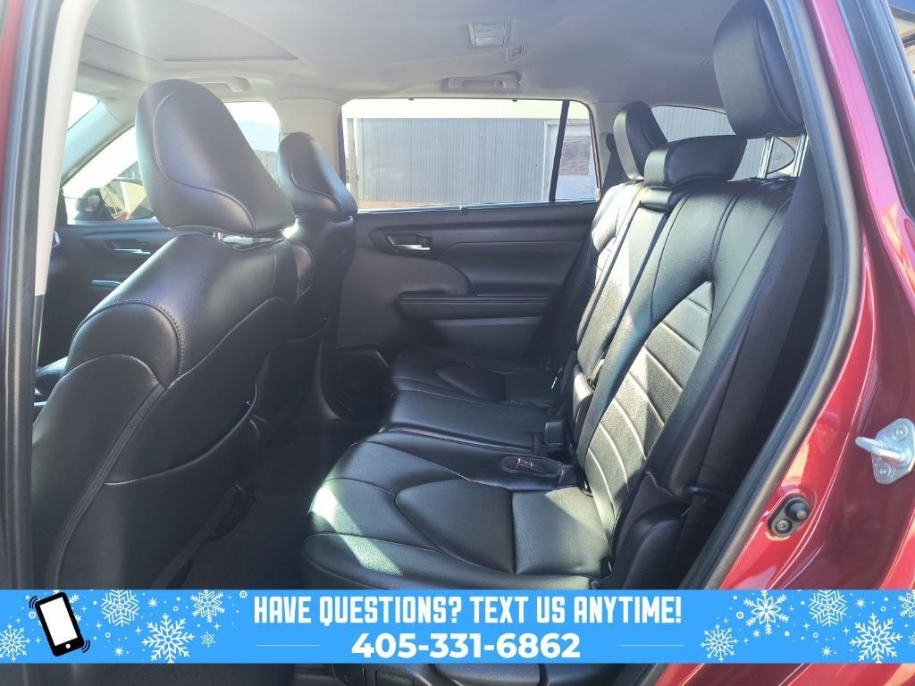 used 2022 Toyota Highlander car, priced at $28,000