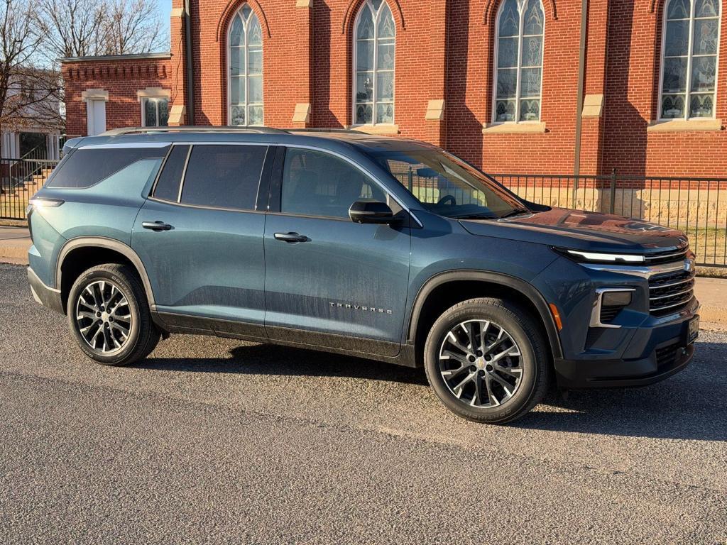 new 2026 Chevrolet Traverse car, priced at $45,116