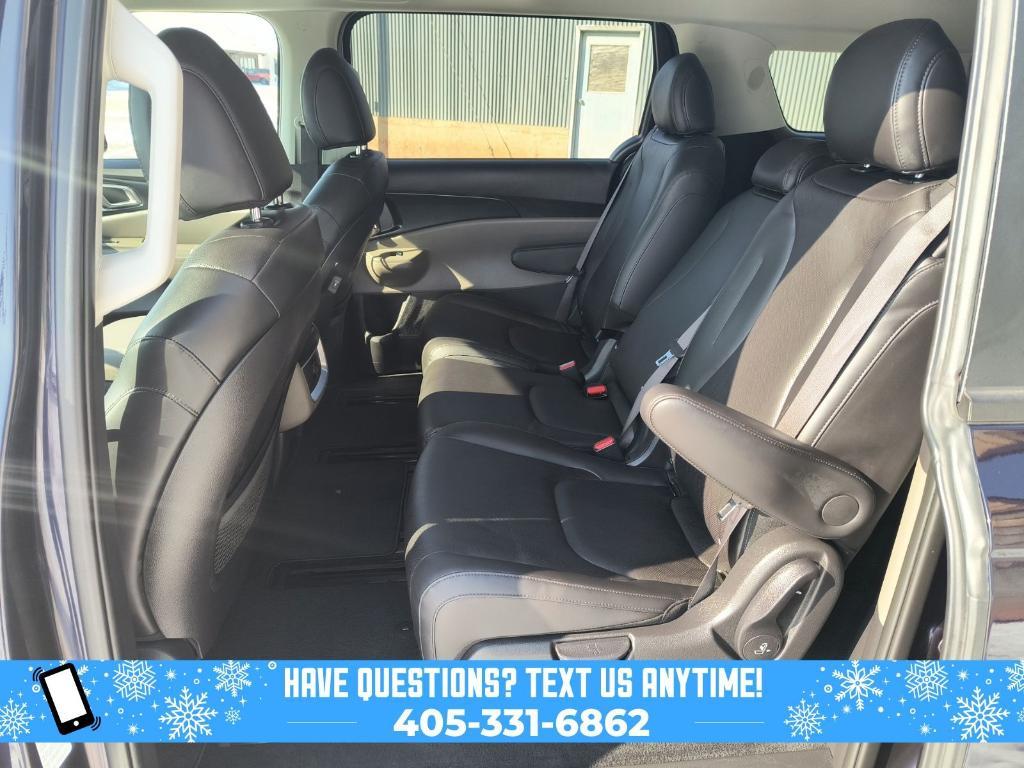 used 2025 Kia Carnival car, priced at $34,572