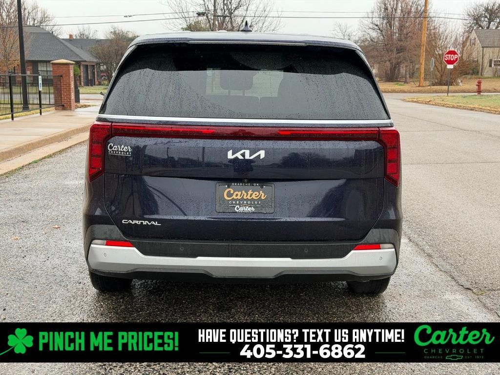 used 2025 Kia Carnival car, priced at $32,200