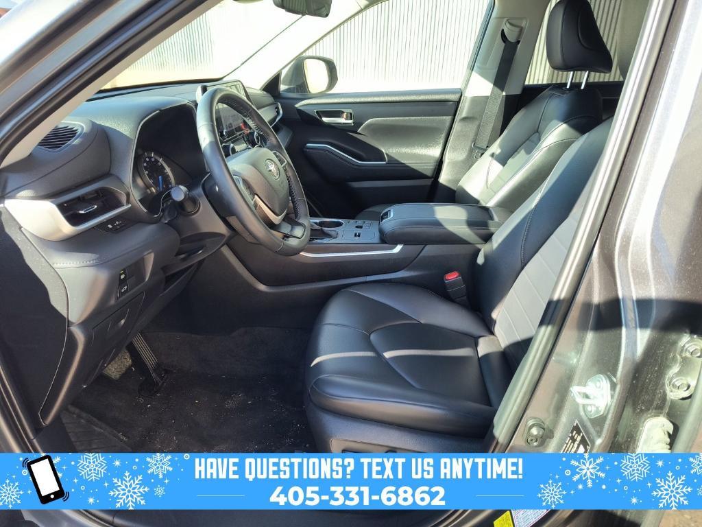 used 2023 Toyota Highlander Hybrid car, priced at $35,000