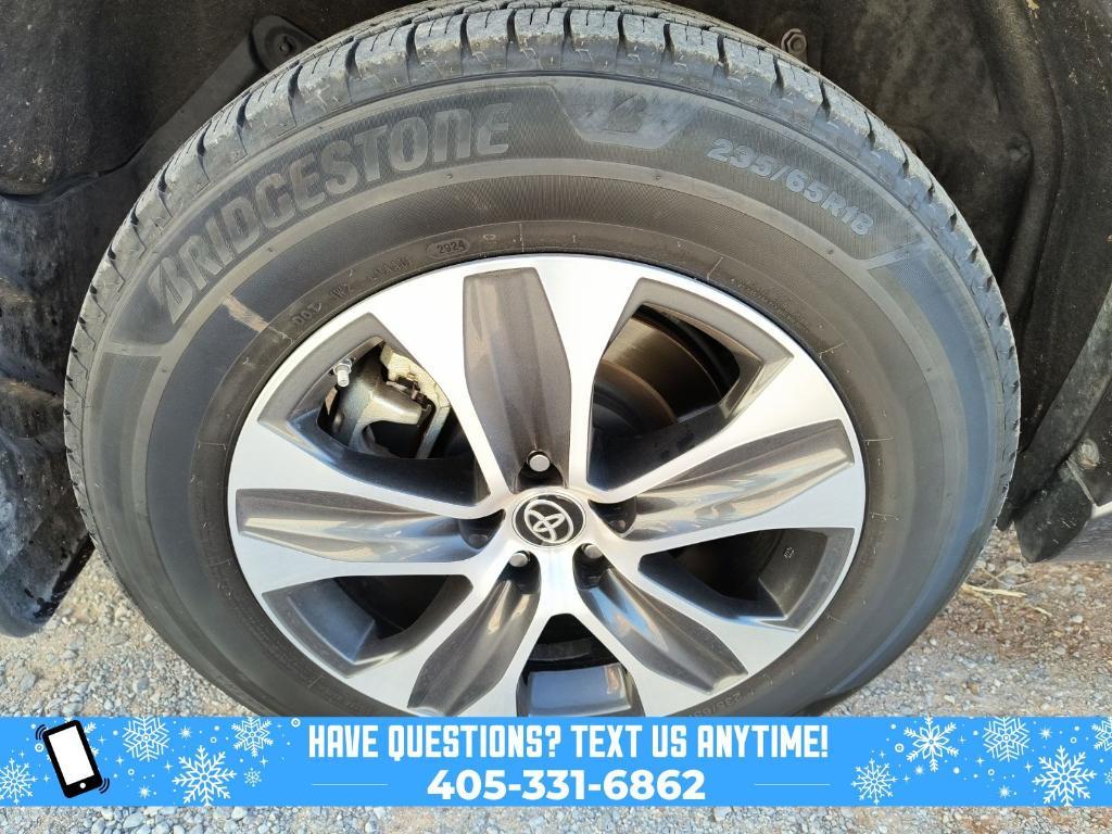 used 2023 Toyota Highlander Hybrid car, priced at $35,000