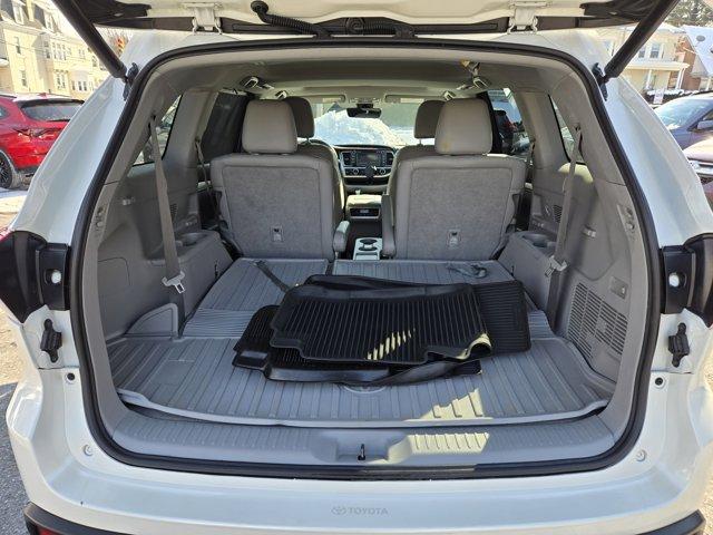 used 2019 Toyota Highlander car, priced at $26,672