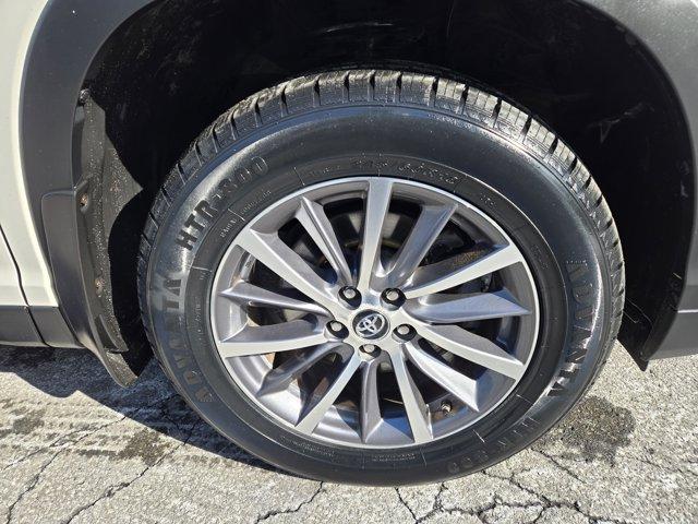 used 2019 Toyota Highlander car, priced at $26,672