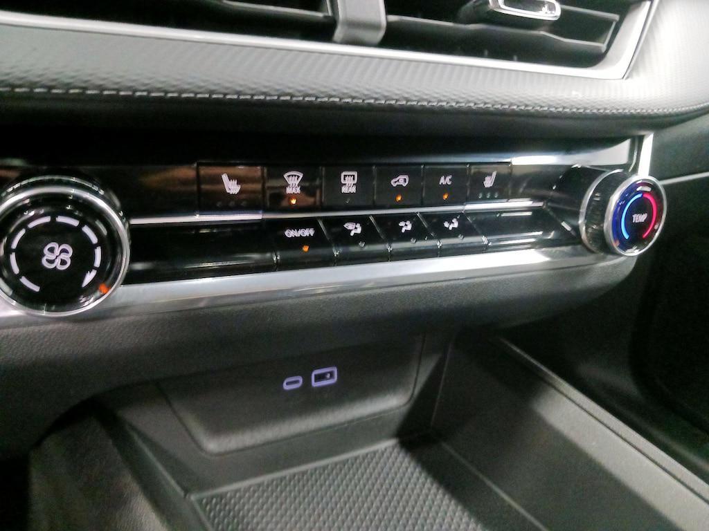 used 2025 Chevrolet Equinox car, priced at $26,998