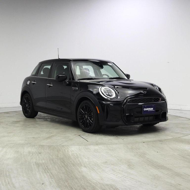 used 2024 MINI Hardtop car, priced at $28,998