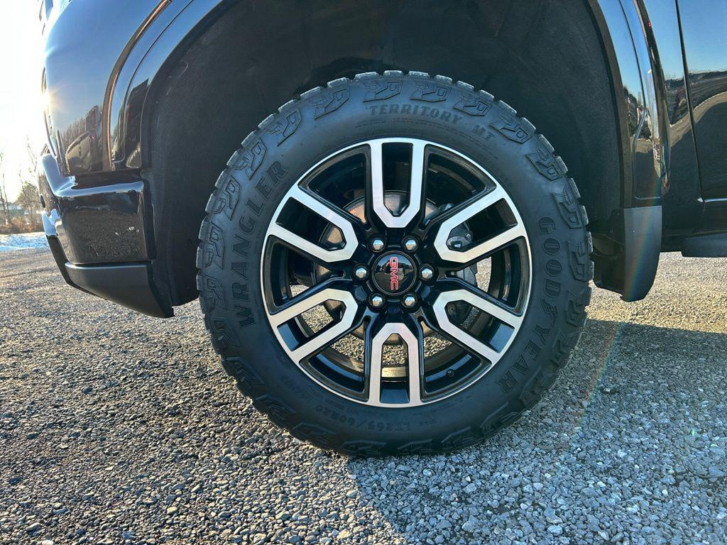 used 2025 GMC Sierra 1500 car, priced at $58,900